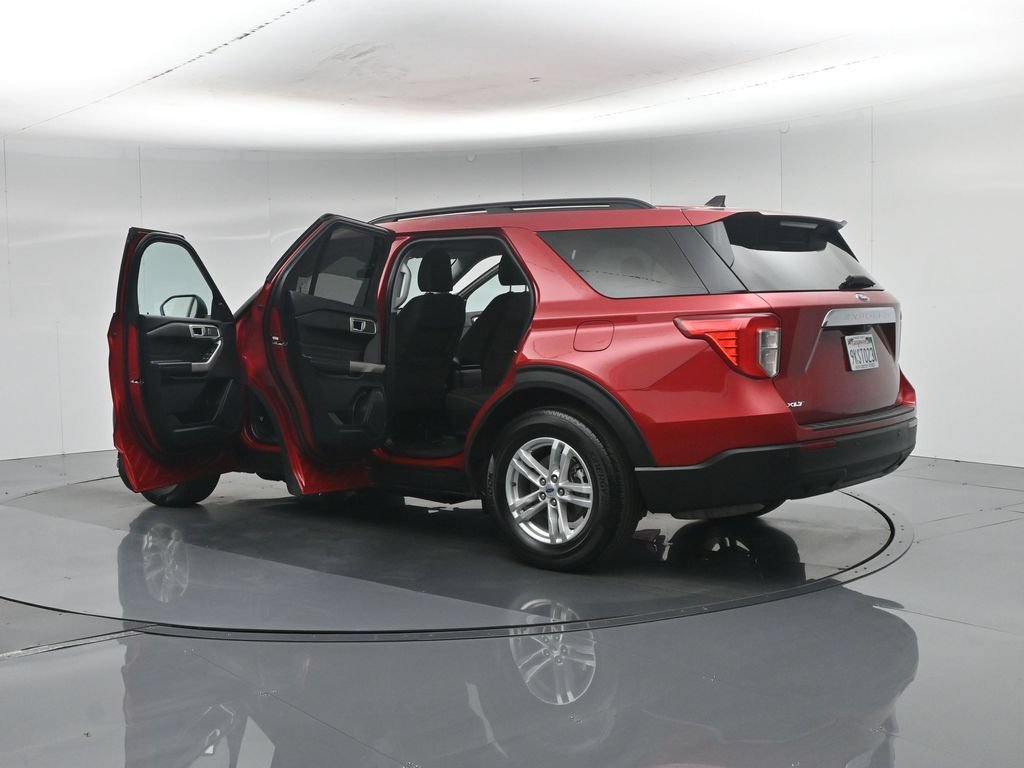 Certified 2023 Ford Explorer XLT RWD image 38