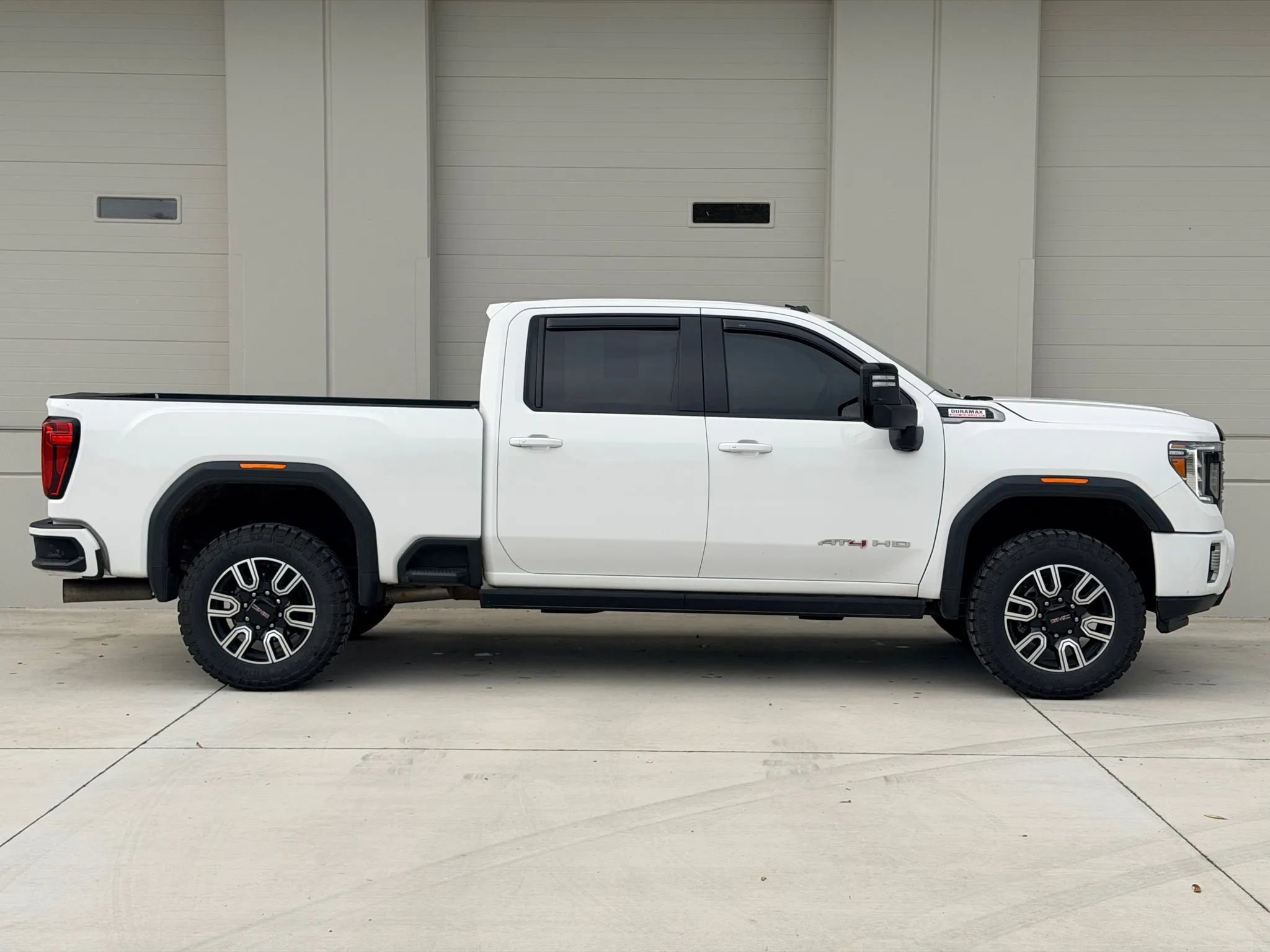 Used 2021 GMC Sierra 3500 AT4 w/ AT4 Premium Plus Package AWD/4WD image 7