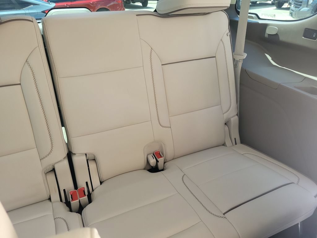 Used 2023 GMC Yukon Denali w/ Denali Reserve Package RWD image 18