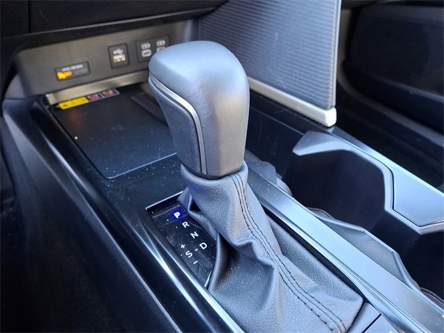 Used 2025 Toyota Camry SE image 14