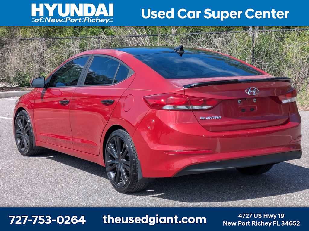 Used 2017 Hyundai Elantra SE w/ SE A/T Tech Package 03 FWD image 3