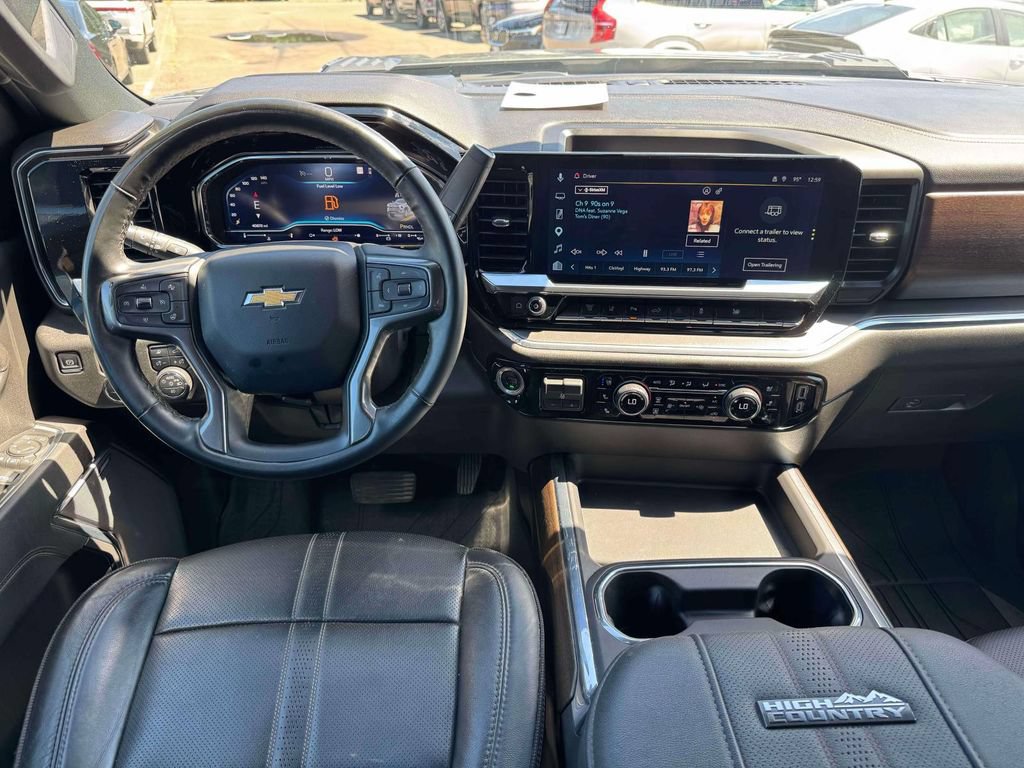 Used 2025 Chevrolet Silverado 3500 High Country AWD/4WD image 20