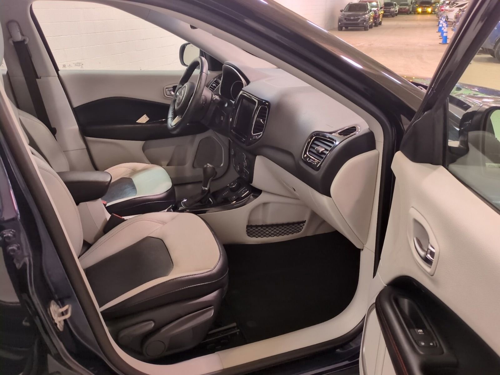 Used 2018 Jeep Compass Limited image 10