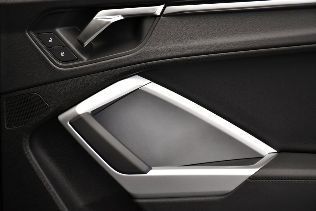 Used 2025 Audi Q3 2.0T Premium w/ Convenience Package AWD/4WD image 52