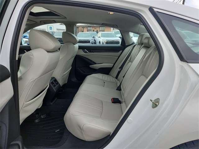 Used 2018 Honda Accord Touring image 10