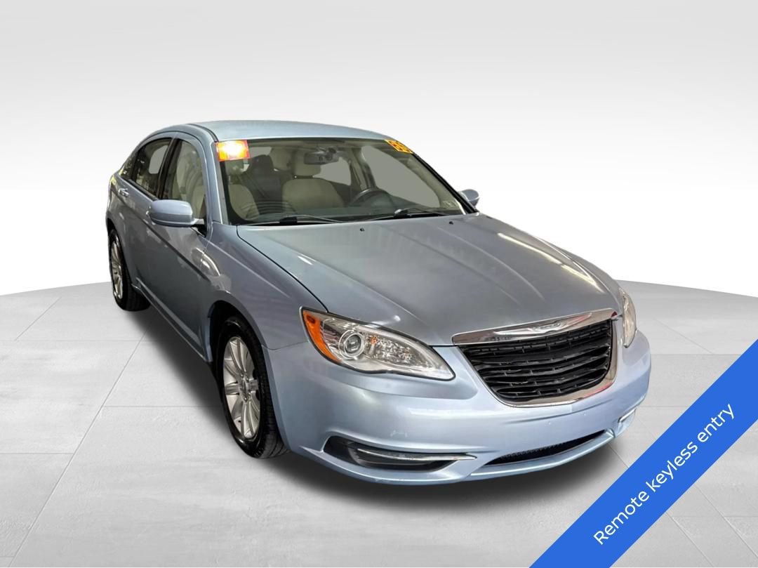 Used 2014 Chrysler 200 Touring FWD image 3