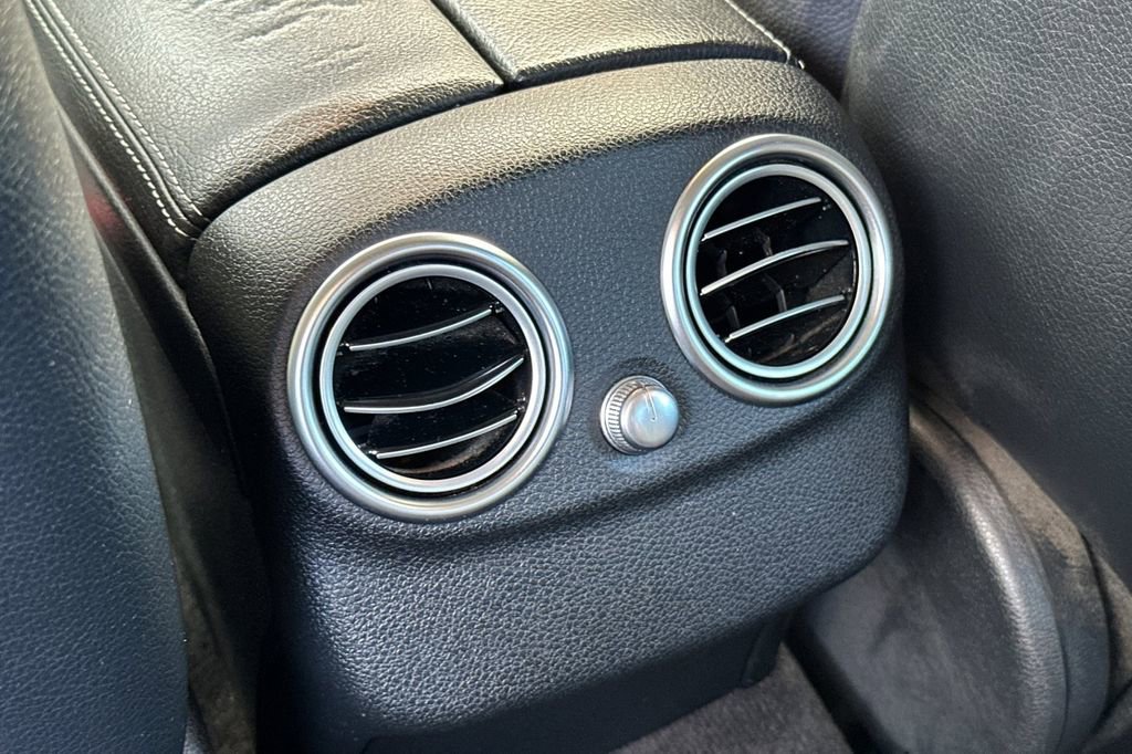 Used 2019 Mercedes-Benz C 300 Sedan image 12