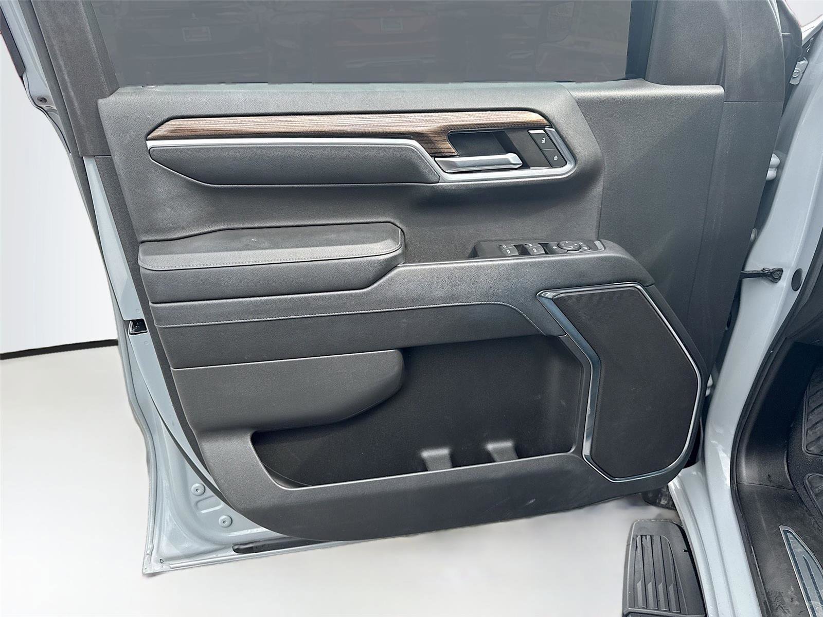 Used 2024 Chevrolet Silverado 1500 RST RWD image 9