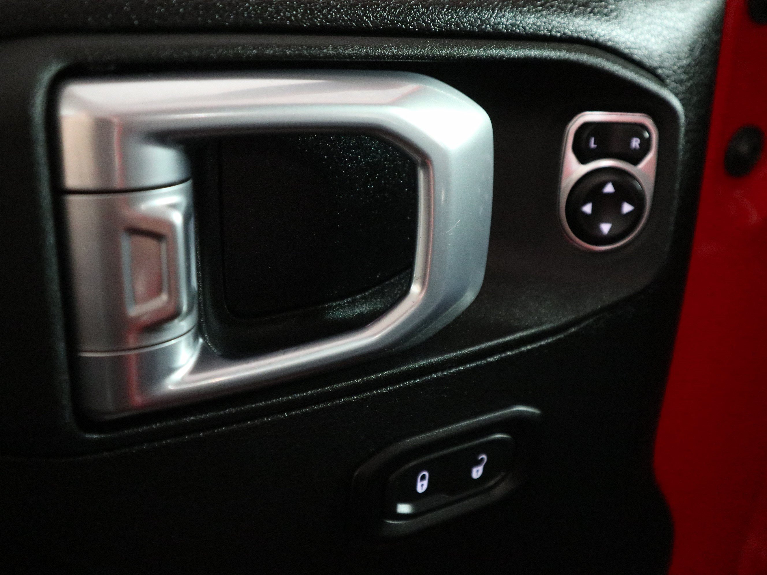 Used 2021 Jeep Gladiator Rubicon AWD/4WD image 34