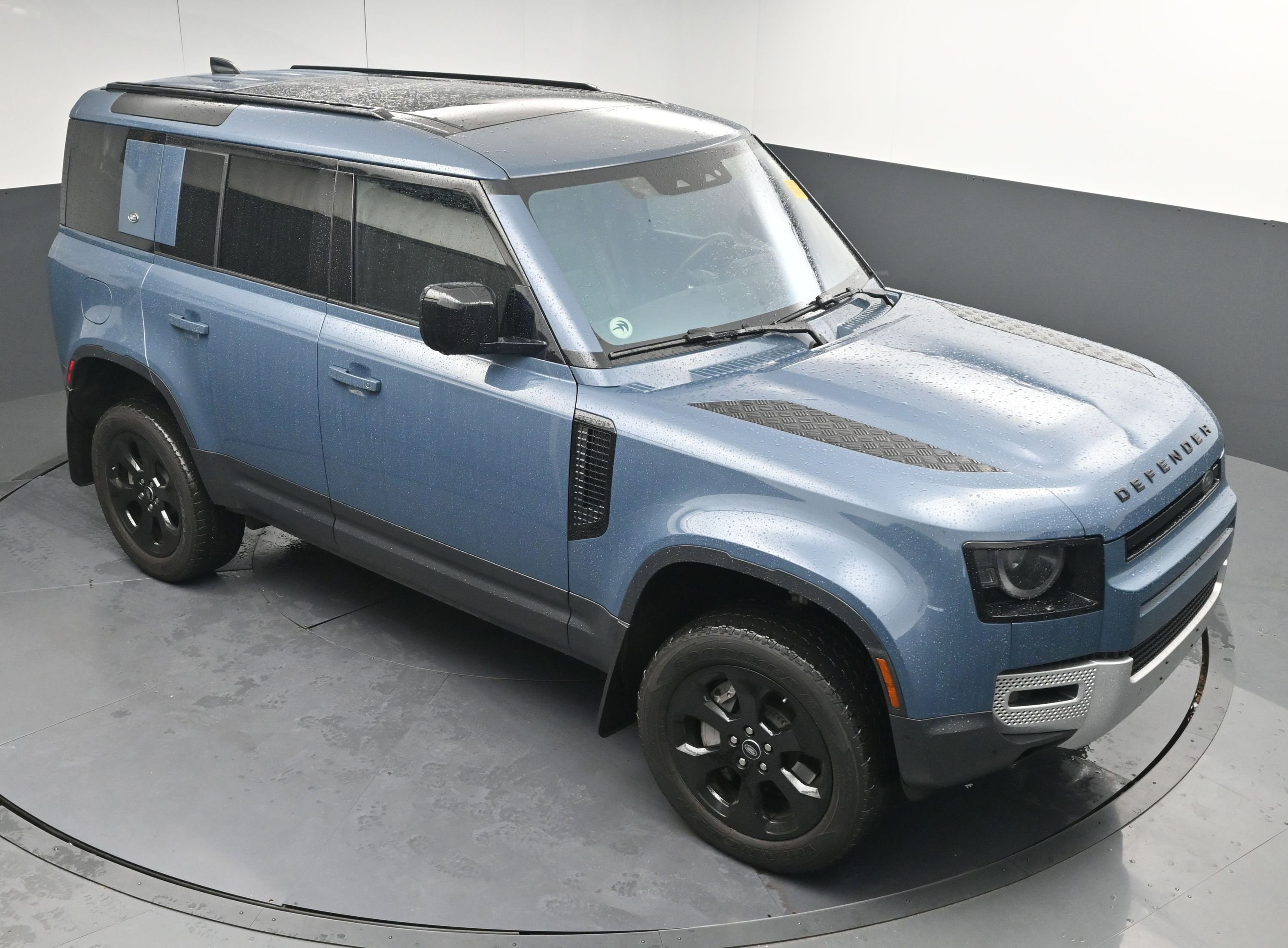 Used 2020 Land Rover Defender 110 HSE image 31