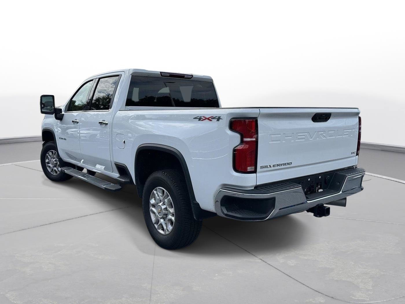 Used 2026 Chevrolet Silverado 2500 LTZ AWD/4WD image 8