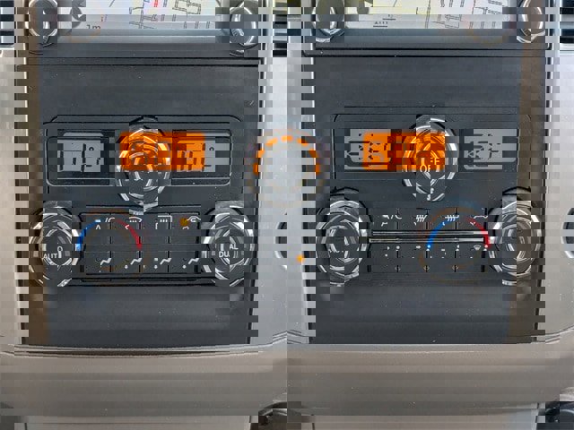 Used 2014 Nissan Frontier SL w/ SL Moonroof Package image 21