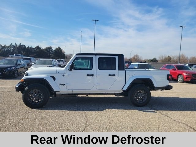 New 2026 Jeep Gladiator Sport AWD/4WD image 3