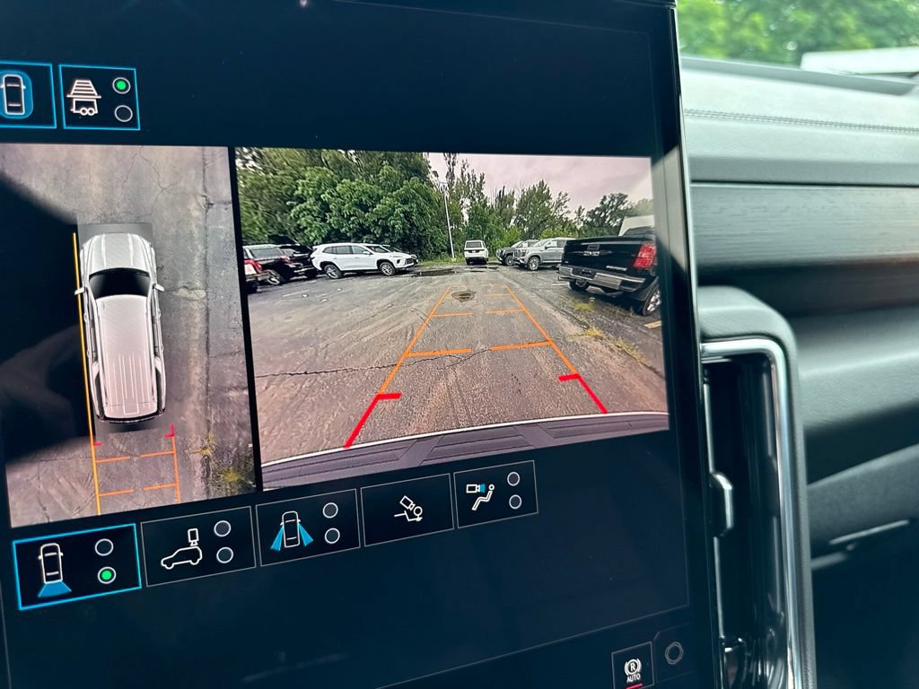 Used 2026 GMC Yukon XL Denali w/ Advanced Technology Package AWD/4WD image 35