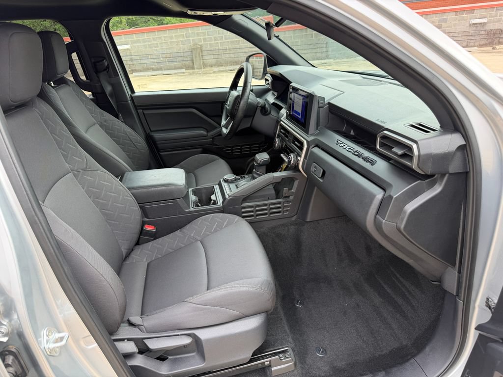 Used 2024 Toyota Tacoma SR w/ SR Upgrade Package AWD/4WD image 23