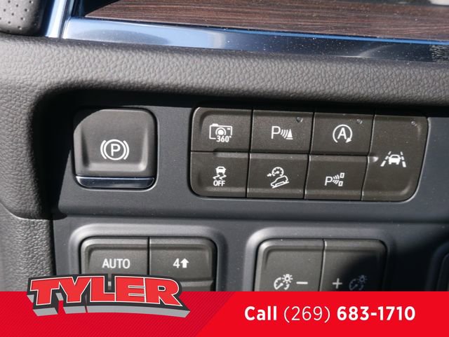 New 2026 Chevrolet Suburban Premier w/ Sun And Tow Package AWD/4WD image 26
