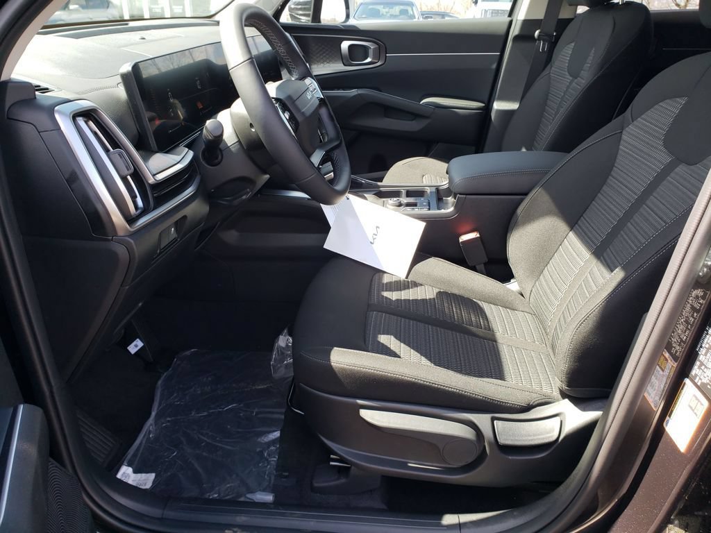 New 2026 Kia Sorento LX FWD image 14
