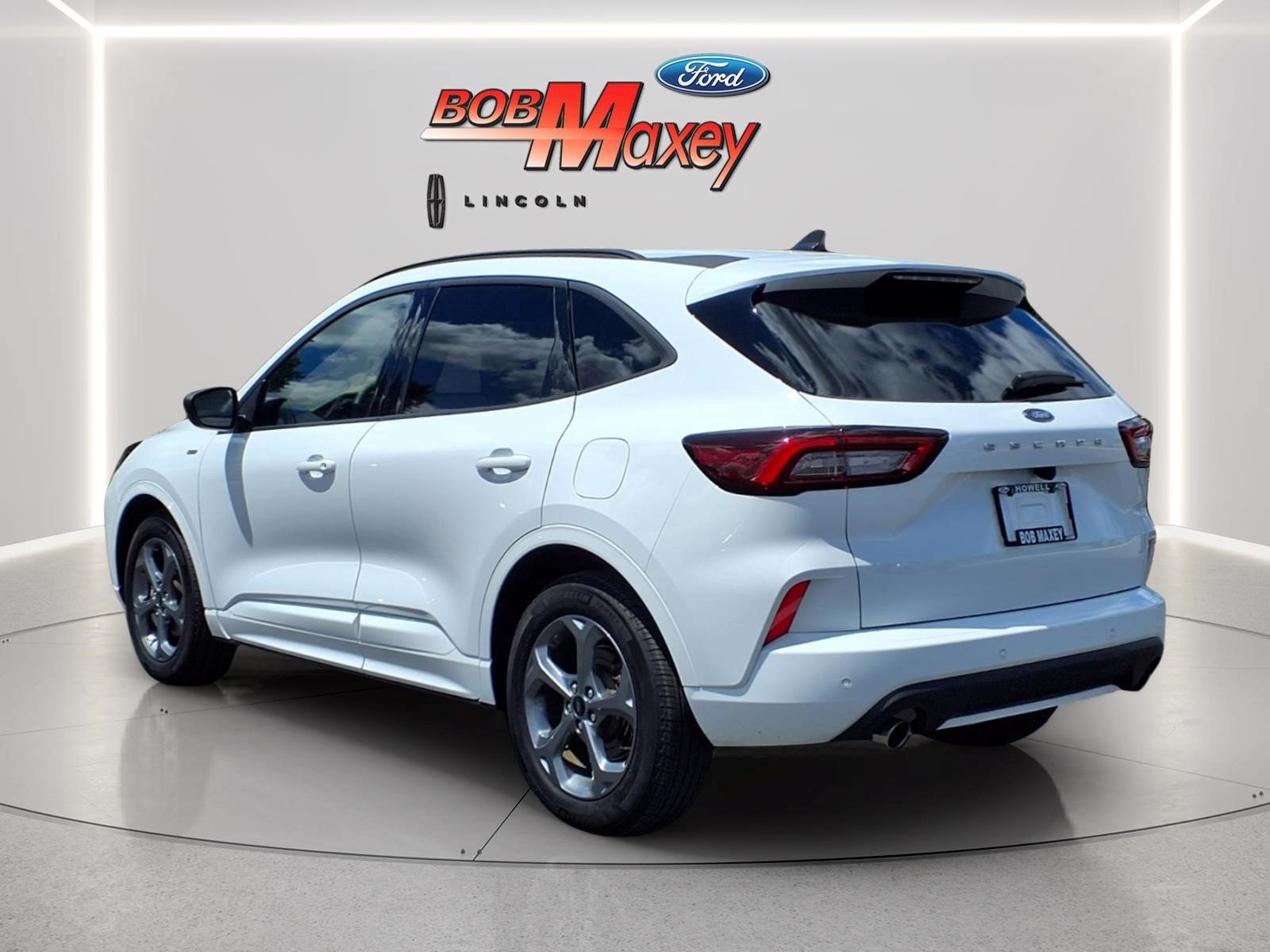 Used 2023 Ford Escape ST-Line w/ Tech Pack #1 FWD image 7