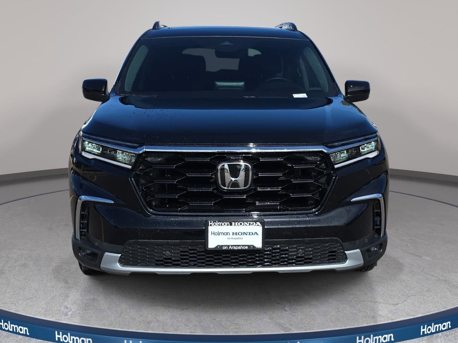 Used 2025 Honda Pilot Touring image 3