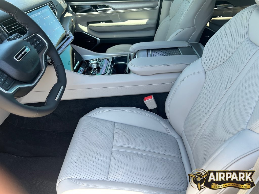 New 2026 Jeep Grand Wagoneer Limited w/ Convenience Group I AWD/4WD image 19