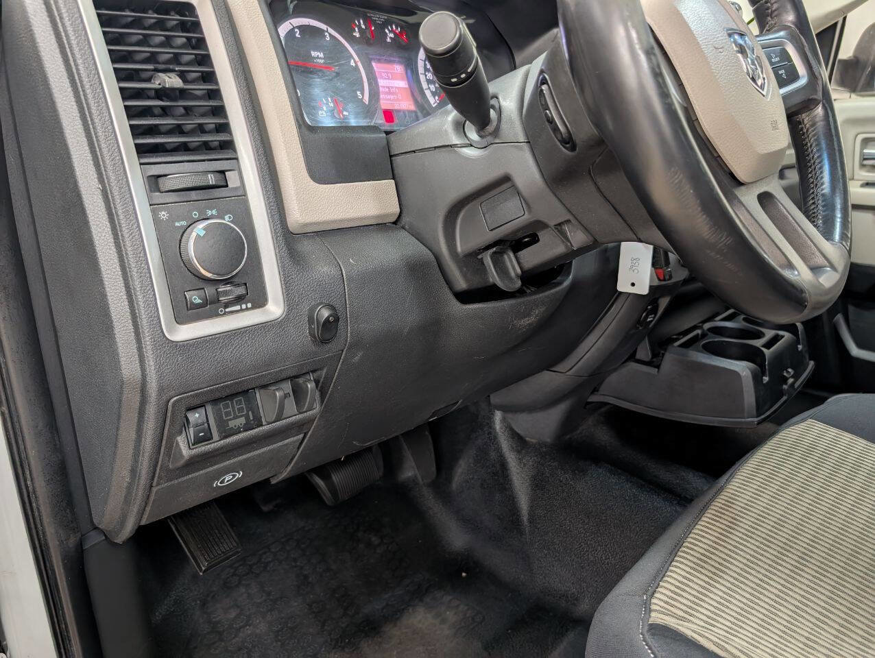 Used 2011 RAM 3500 SLT w/ Luxury Group image 13