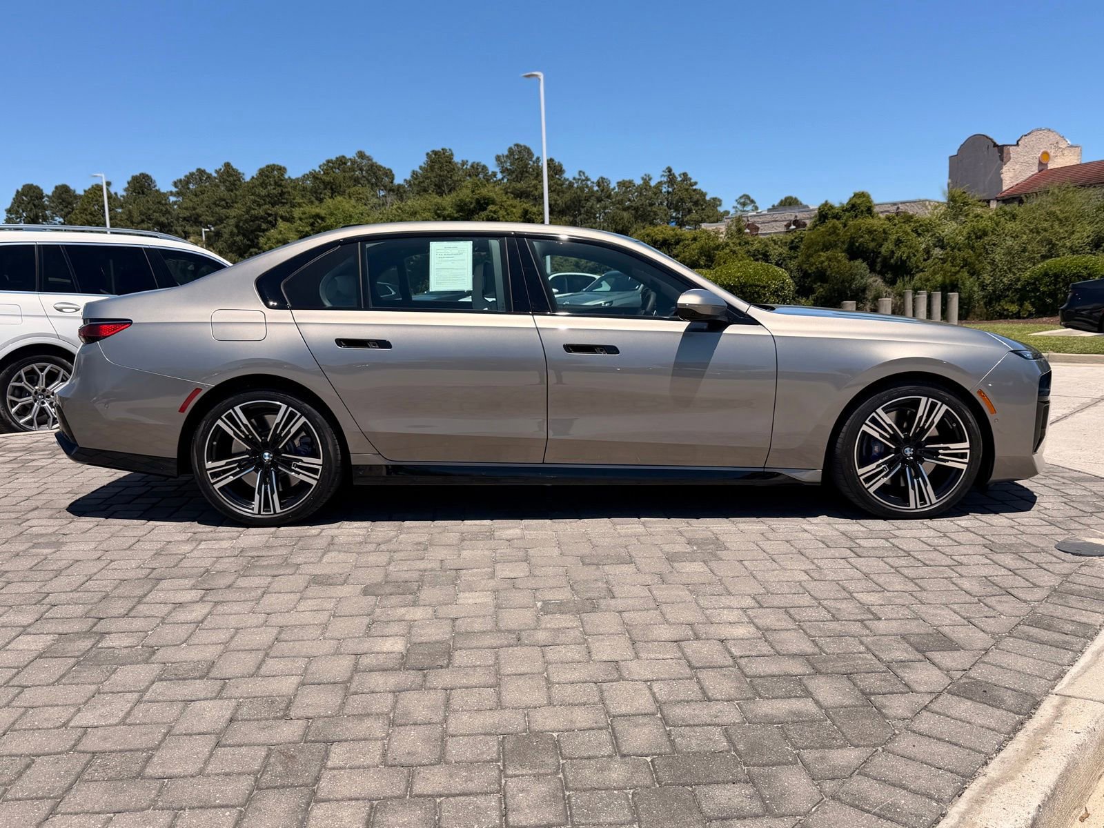 Certified 2025 BMW 760i xDrive w/ Executive Package AWD/4WD image 7