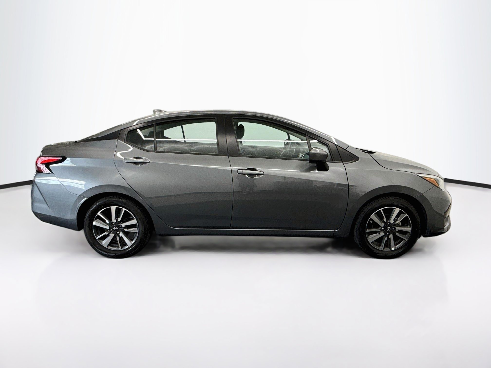 Used 2025 Nissan Versa SV FWD image 10
