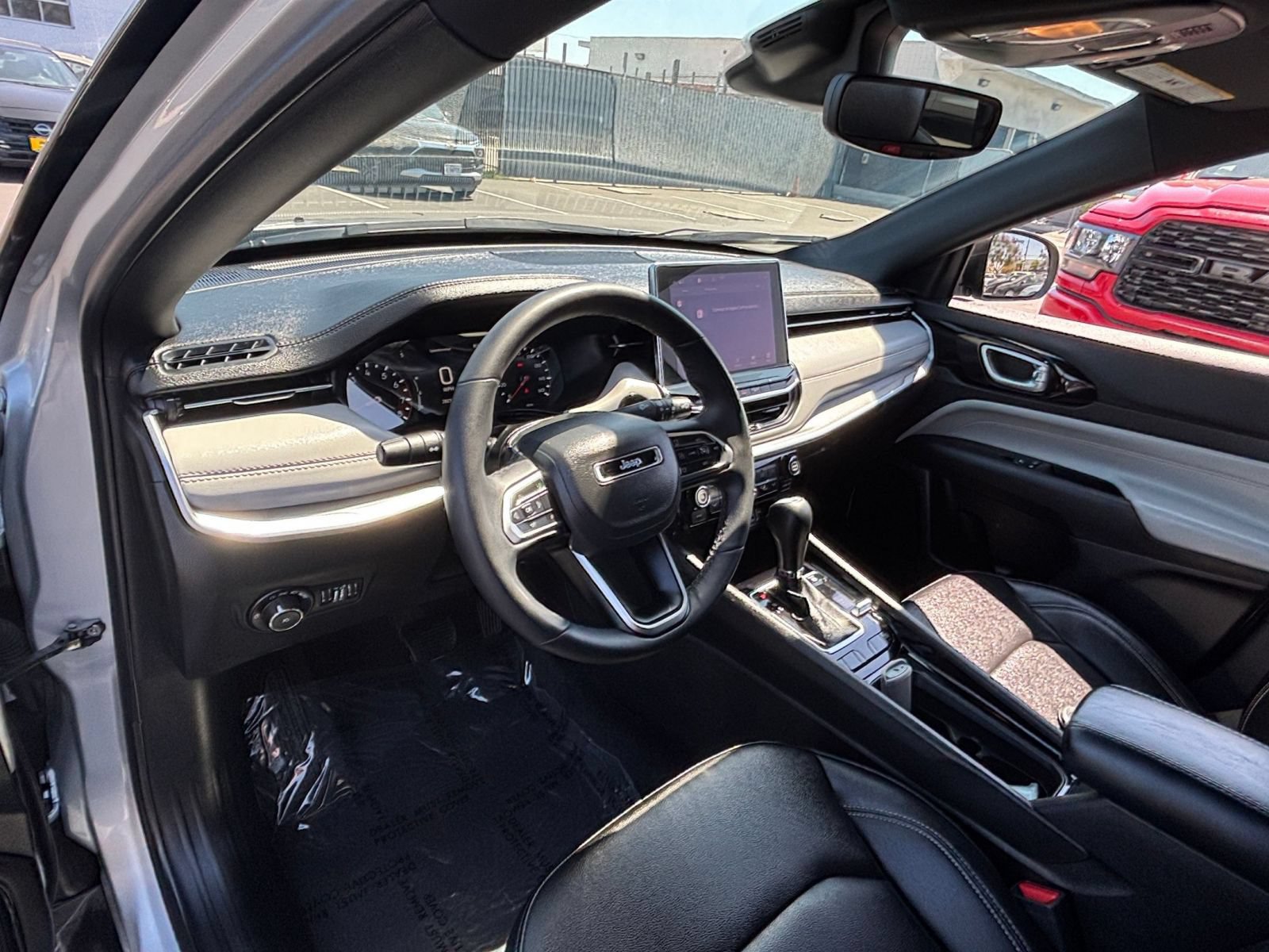 Used 2025 Jeep Compass Limited AWD/4WD image 34