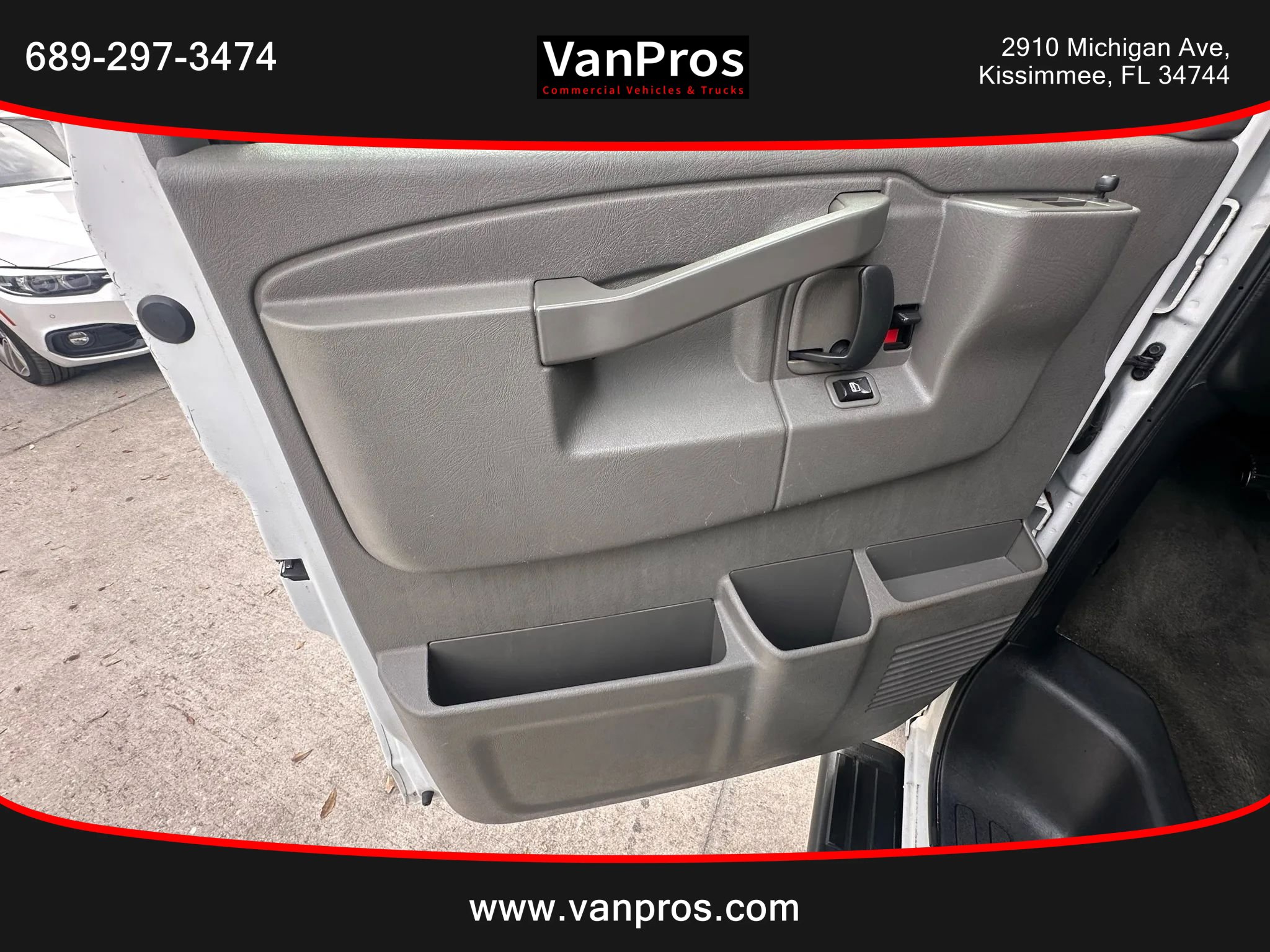 Used 2018 Chevrolet Express 3500 LT w/ LT Preferred Equipment Group RWD image 8