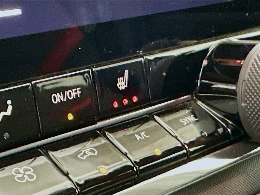 Used 2024 Chevrolet Colorado Z71 w/ Z71 Convenience Package 2 image 21