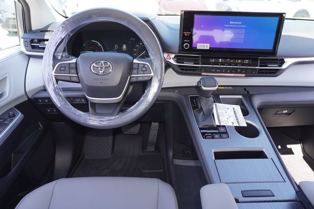 Certified 2026 Toyota Sienna XLE FWD image 12