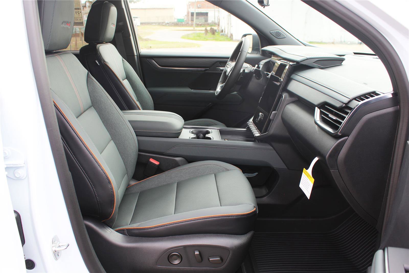 New 2026 GMC Acadia AT4 w/ Super Cruise Package image 16