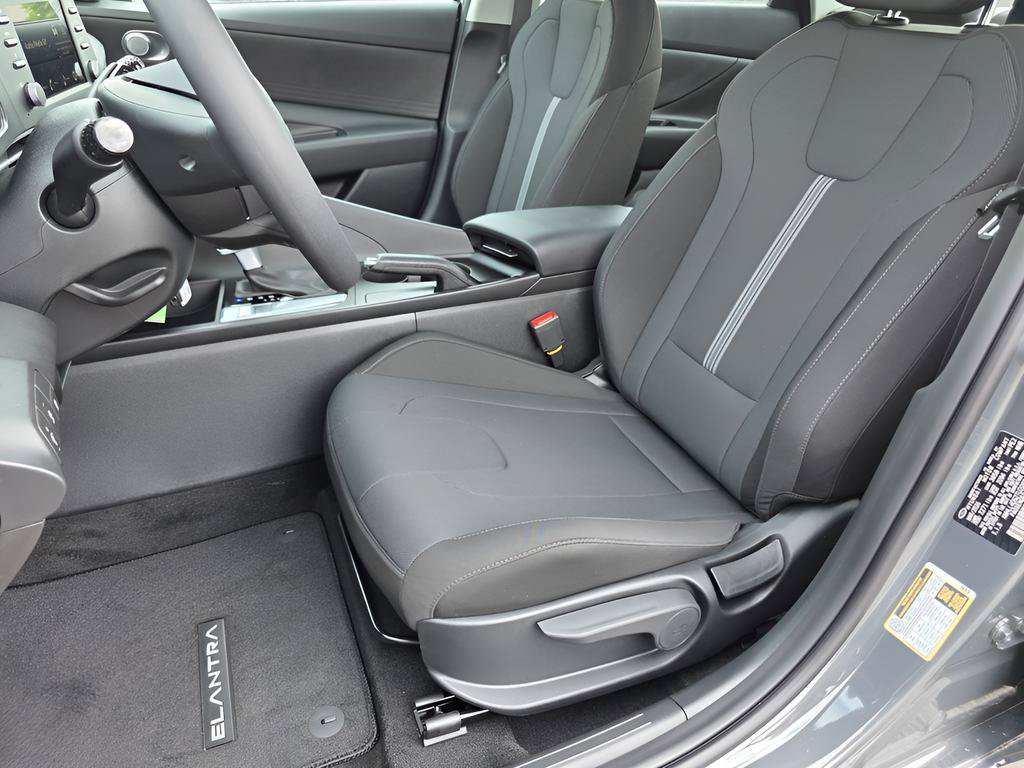 New 2026 Hyundai Elantra SE w/ Cargo Package FWD image 13