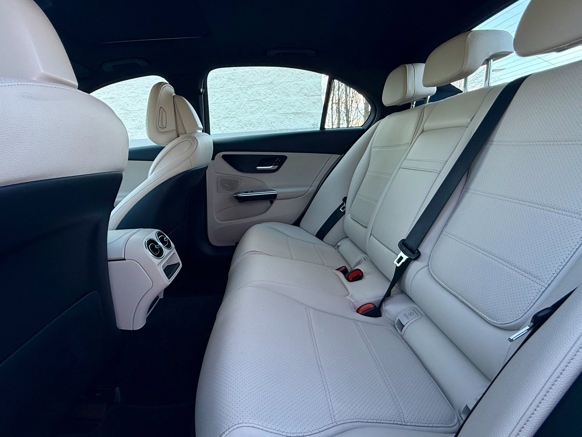 Used 2024 Mercedes-Benz C 300 Sedan image 12