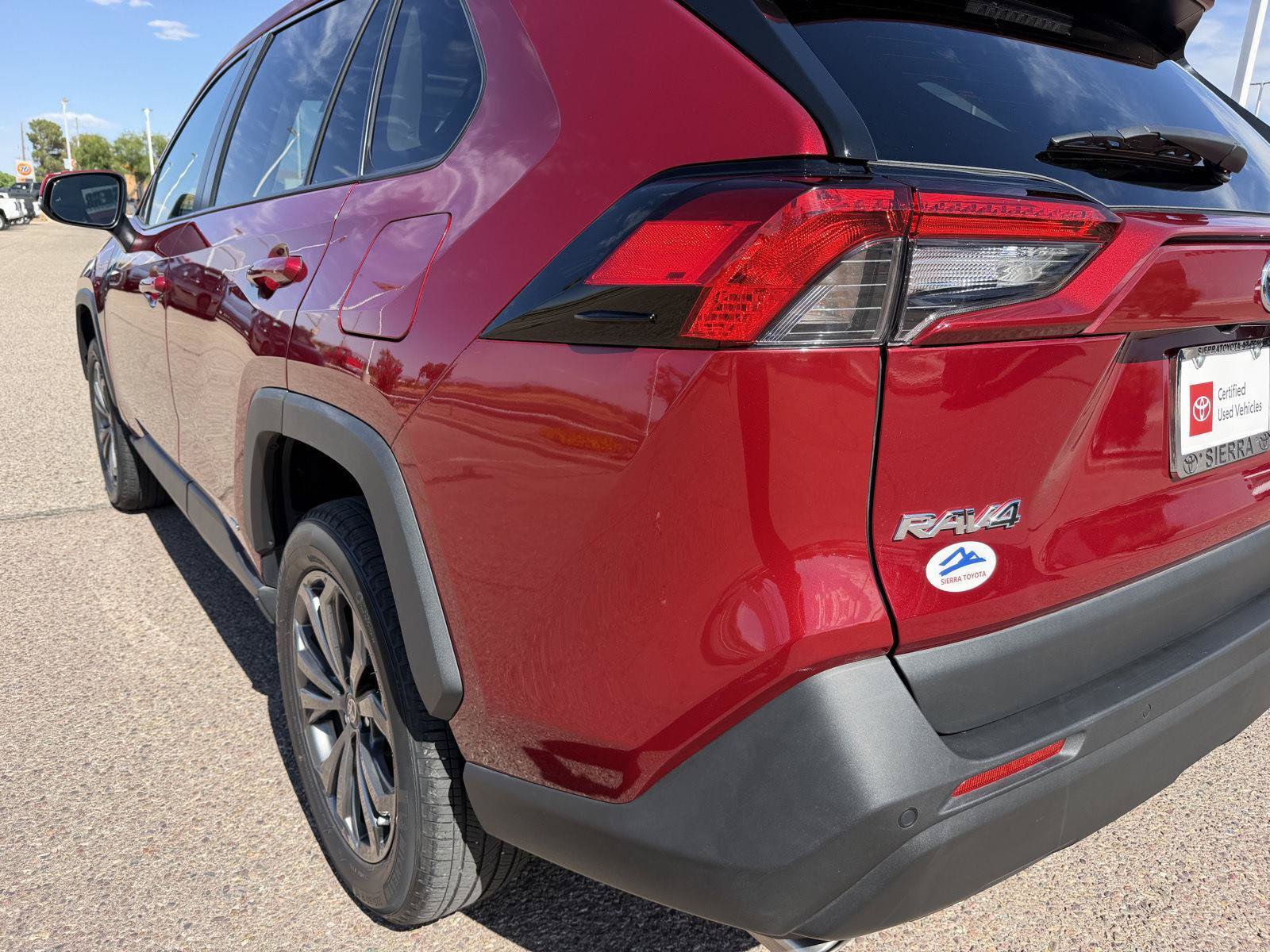 Used 2023 Toyota RAV4 XLE Premium AWD/4WD image 12