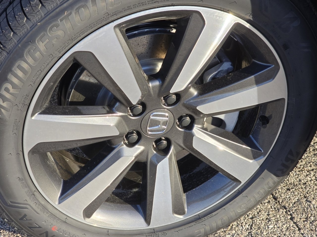 New 2025 Honda Pilot Touring image 14