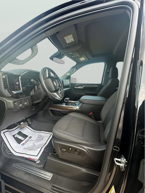 Used 2024 Chevrolet Silverado 1500 LT image 8