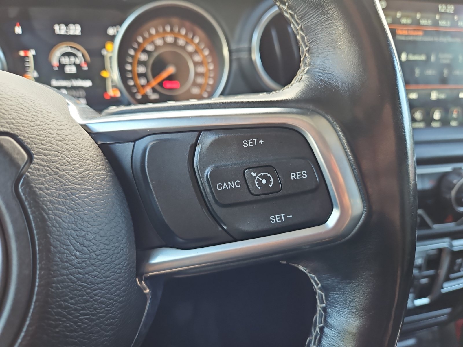 Used 2020 Jeep Wrangler Unlimited Sahara AWD/4WD image 28