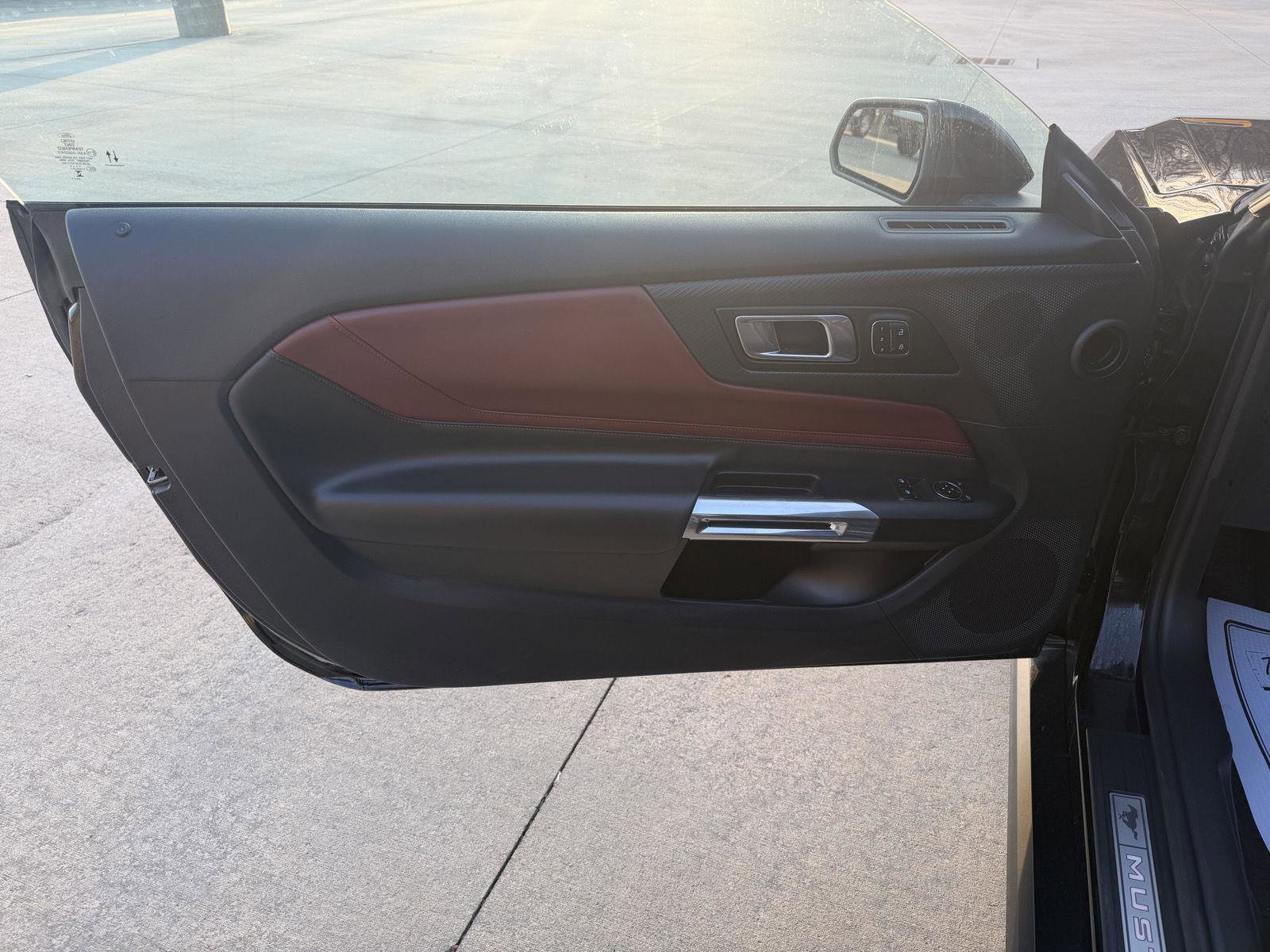 Used 2025 Ford Mustang Premium image 10