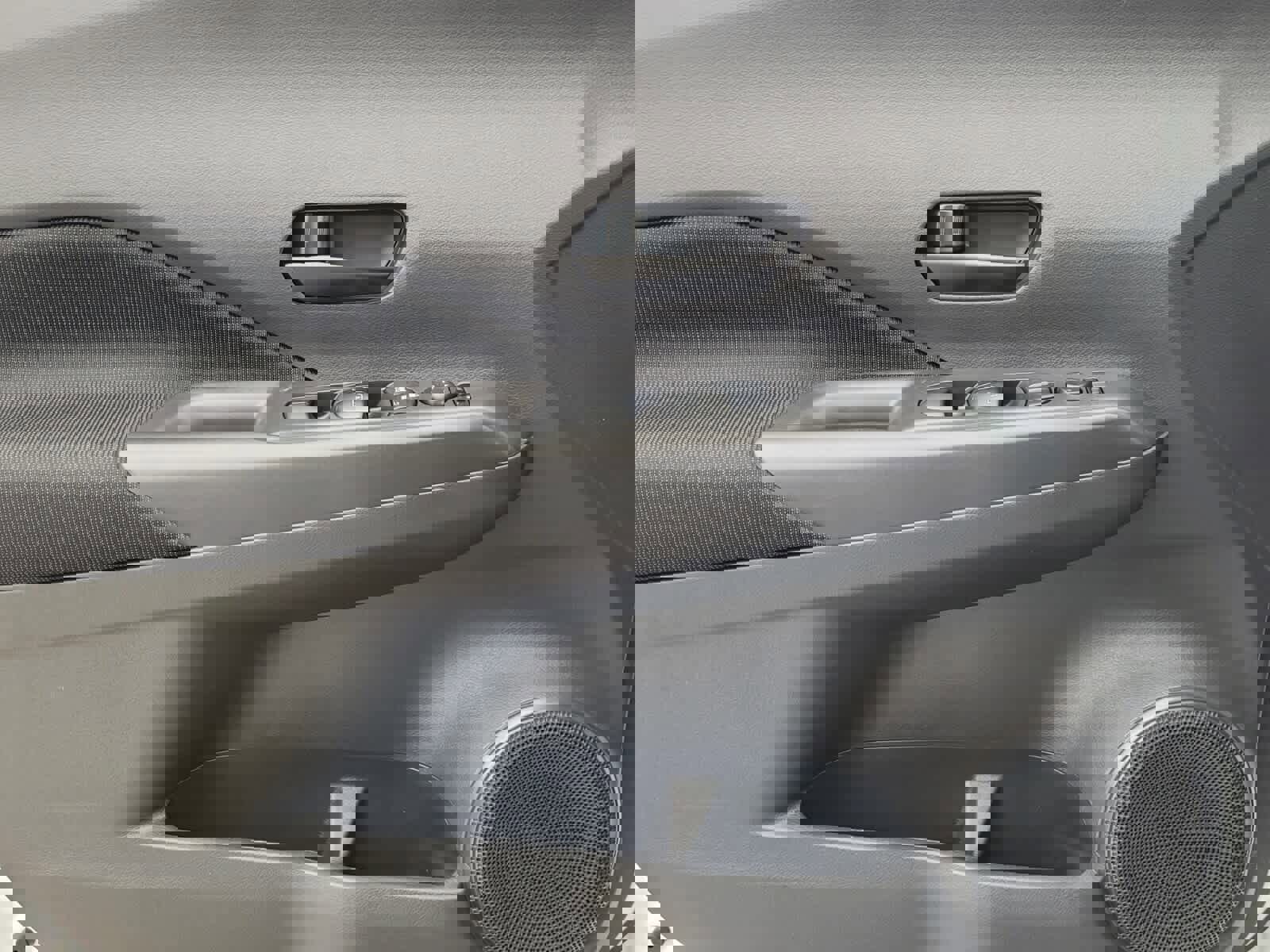 New 2025 Nissan Kicks Play S image 15