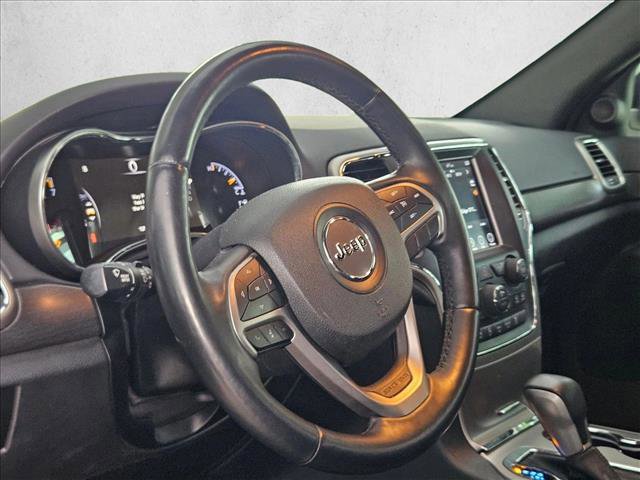 Used 2018 Jeep Grand Cherokee Altitude RWD image 6