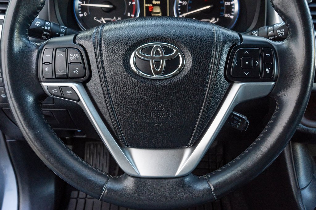 Used 2014 Toyota Highlander Limited image 27
