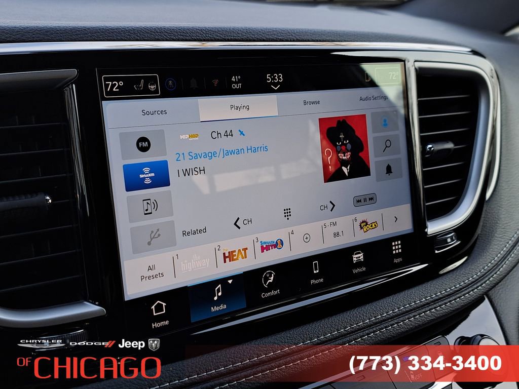 New 2026 Chrysler Pacifica Select image 30