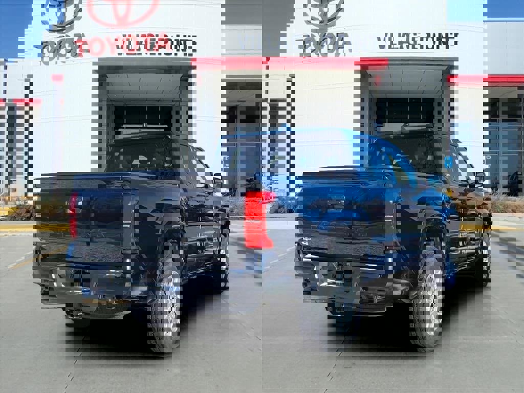 Used 2025 Toyota Tacoma SR5 image 4