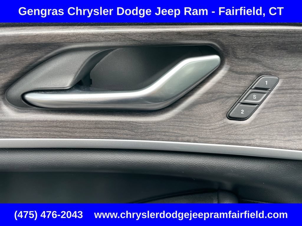 Certified 2023 Jeep Grand Cherokee Limited AWD/4WD image 40