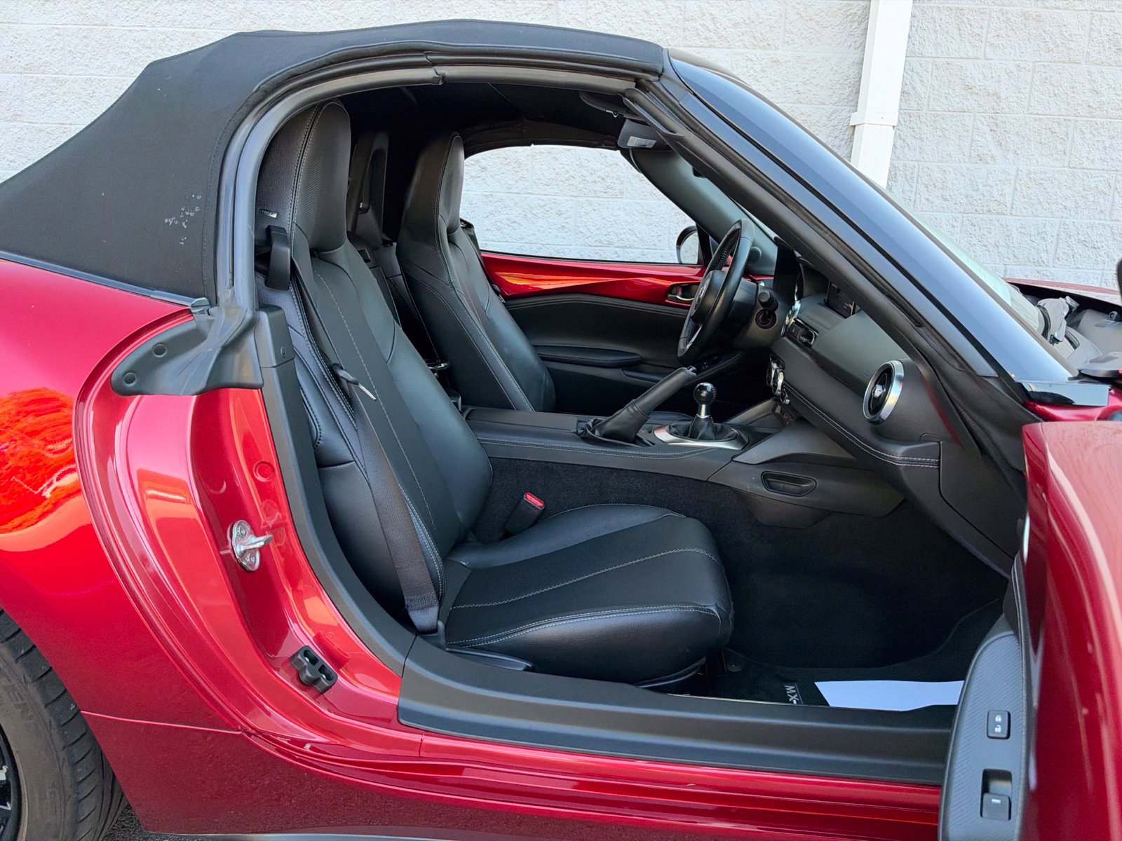 Certified 2024 MAZDA MX-5 Miata Grand Touring RWD image 37