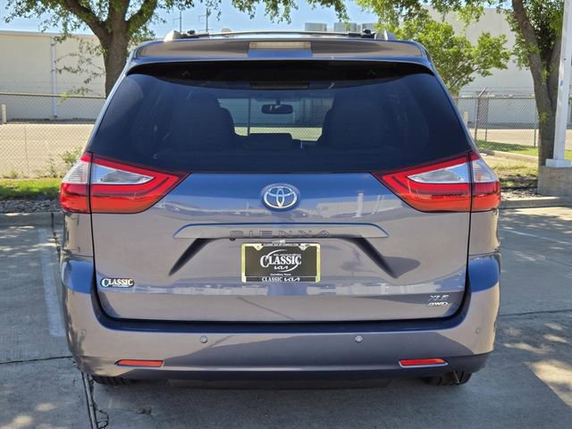 Used 2017 Toyota Sienna XLE image 5