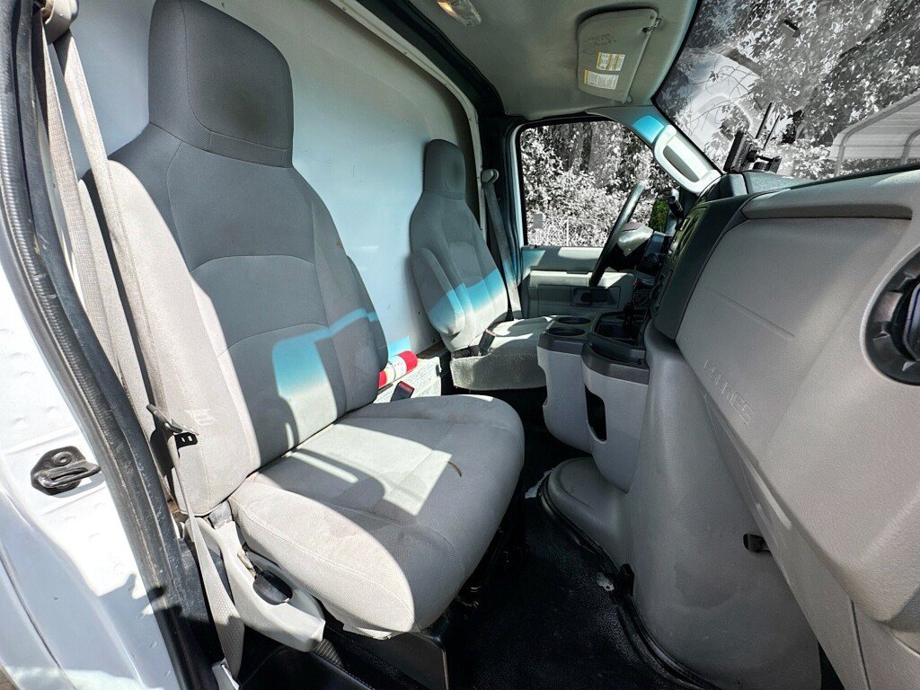 Used 2015 Ford E-350 and Econoline 350 Super Duty RWD image 23