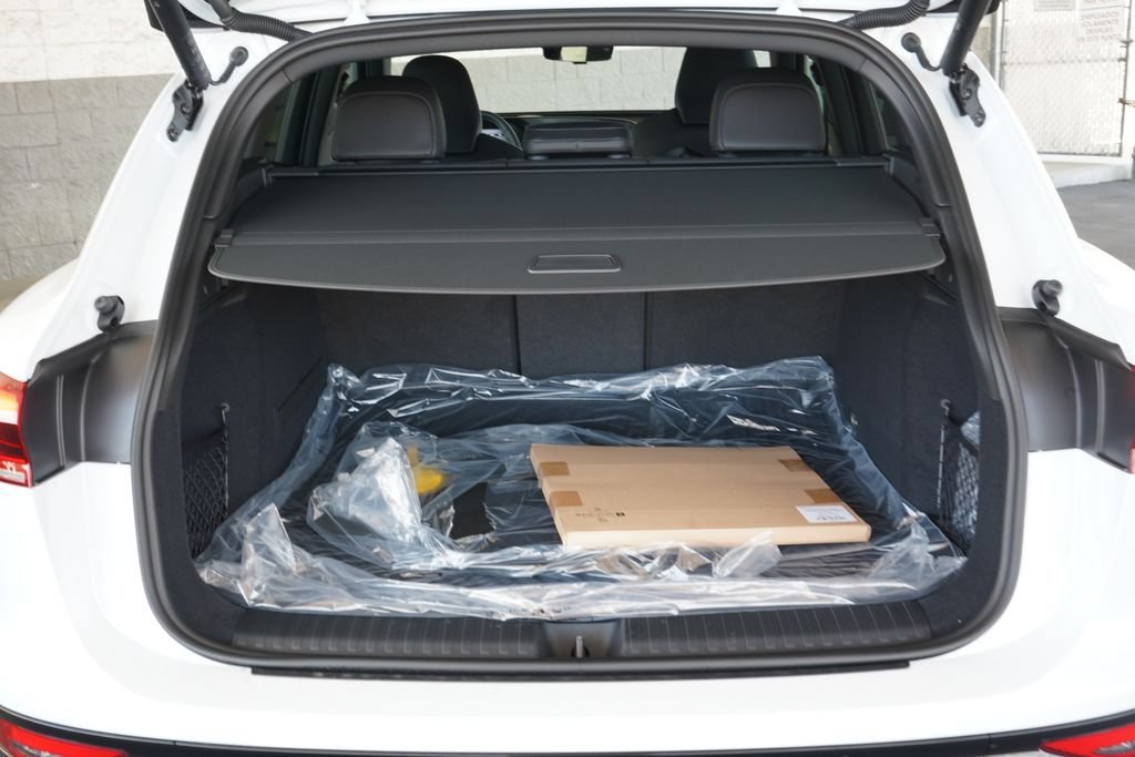 New 2027 Audi SQ6 e-tron Premium Plus AWD/4WD image 12