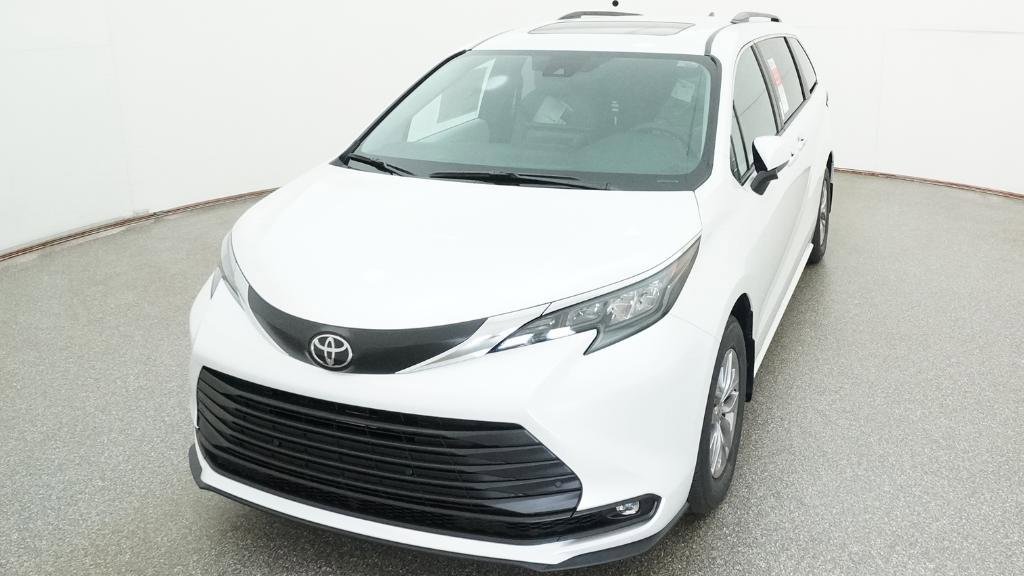New 2026 Toyota Sienna XLE FWD image 17